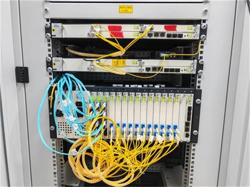 Caso di successo: Il sistema di trasmissione ad amplificazione ottica a lunghissimo raggio da 220 km supporta il collegamento di comunicazione del progetto UHVDC Gansu-Zhejiang