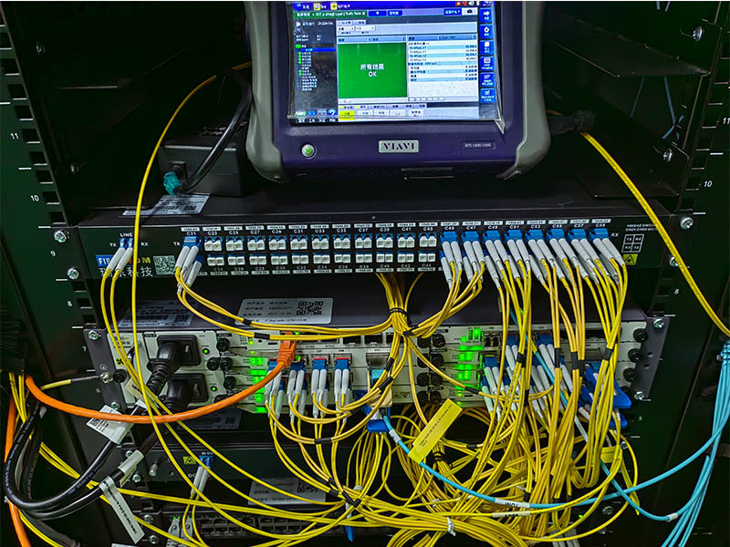 Sistema DWDM nell'applicazione di rete di trasmissione del backup di ripristino di emergenza
